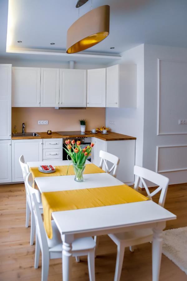Cozy Apartment In The Downtown Gyor Luaran gambar