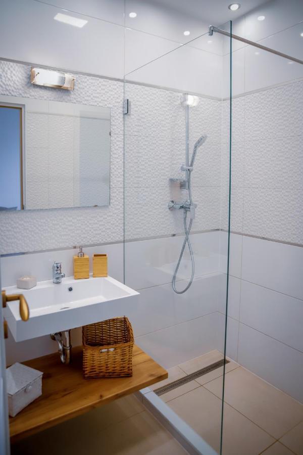 Cozy Apartment In The Downtown Gyor Luaran gambar