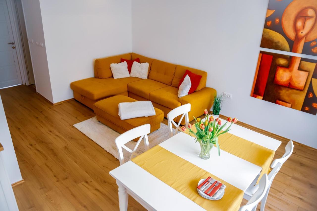 Cozy Apartment In The Downtown Gyor Luaran gambar