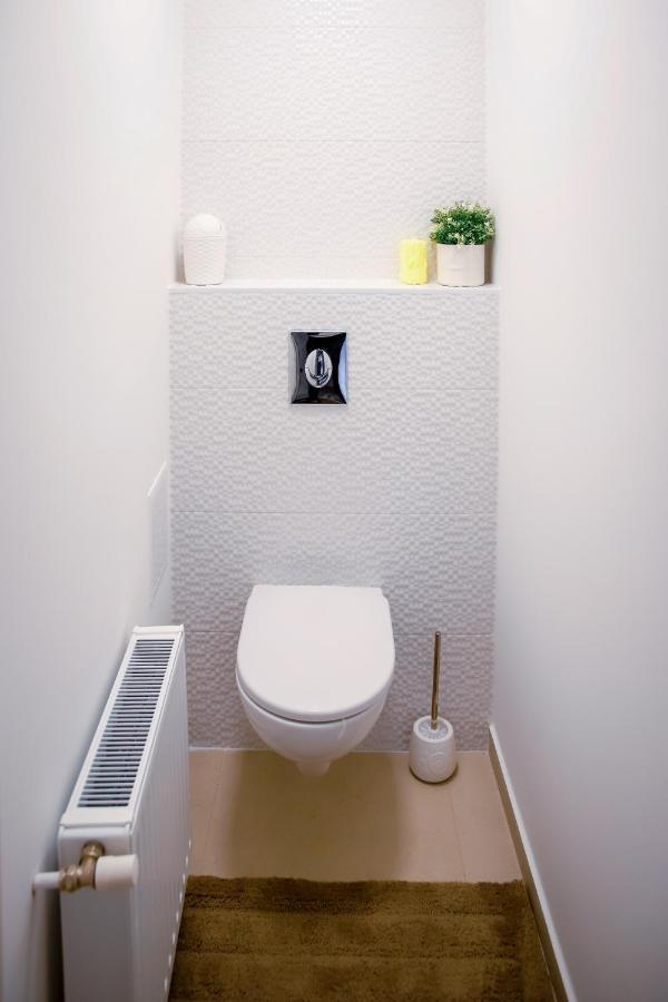 Cozy Apartment In The Downtown Gyor Luaran gambar